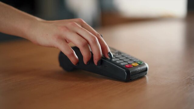 Payment by phone using NFC technology at the terminal in the store