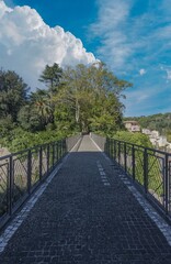 Fototapeta na wymiar ponte Parco degli Elcinii
