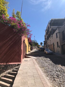 Converging paths, San Miguel de Allende