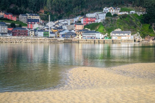 The fishing village of O Barqueiro and its small fishing port