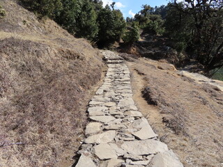 path to Deoria Taal in the mountains