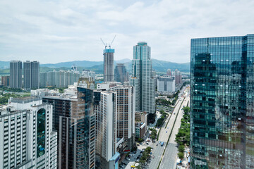 Obraz premium Skyscrapers and unfinished building in the city