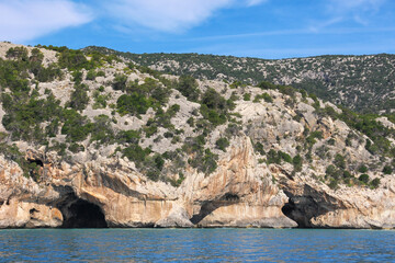 Fototapeta na wymiar Lungo la costa del Golfo di Orosei prima di Cala Luna, Baunei, provincia di Nuoro, Sardegna, Italia, Europa 
