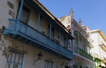 Fototapeta na wymiar Ancient colonial buildings in Havana, Cuba