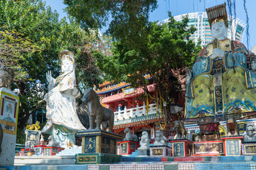 Tin Hau and Kwun Yum Statues are located at the southeastern end of Repulse Bay is a quaint Taoist...