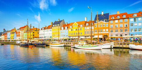 Fototapeta na wymiar Panorama of Nyhavn harbour in Copenhagen old town, Denmark