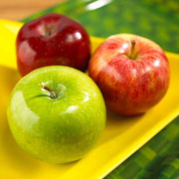 Close-up of apples on a tray