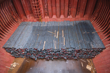 Stowage of steel billets inside of ship's cargo hold