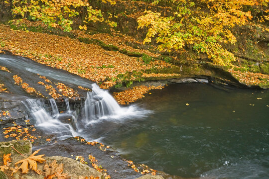 Water flowing through rocks, Lake Creek, Jackson County, Oregon, USA