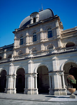 Low angle view of a government building, Parliament Building, Brisbane, Australia