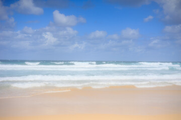 Fototapeta na wymiar ボンダイビーチの綺麗な空と海