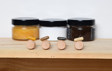 Alliez les produits de ruches au plantes en gélules pour fa faciliter la prise quotidienne 