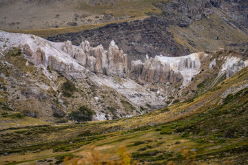 Valle de los Cóndores, Monjes Blancos
