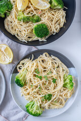 lemon spaghetti with green broccoli