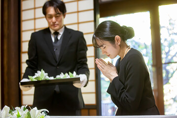 納棺（花入れの儀・女性）
