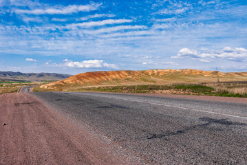 the road to the mountains