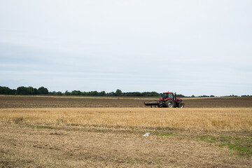 Fototapeta premium tractor in field