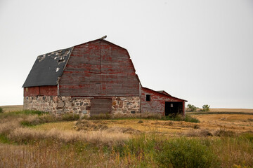 Fototapeta na wymiar Abandoned barn in rural Saskatchewan, Canada