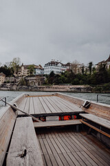 Fototapeta premium Basel Rhein Schifffahrt Fluss Junge Kind