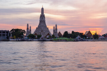 Fototapeta na wymiar Wat Arun, Temple of Dawn and the Chao Phraya River, Bangkok, Thailand