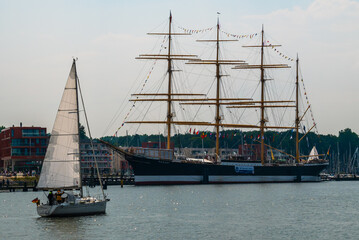 Grosssegler im Hafen von Travemünde