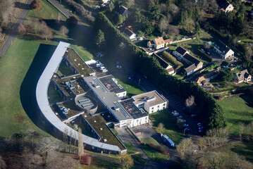 vue aérienne du lycée de Richebourg dans les Yvelines en France