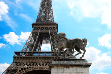 Paris - Tour Eiffel - Chevaux de Marly - obrazy, fototapety, plakaty