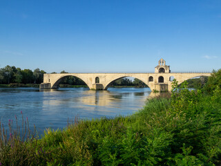 Fototapeta na wymiar Avignon bridge over Rhône River