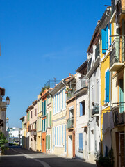 Fototapeta na wymiar Colorful houses of Martigues street