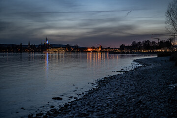 Blick auf Konstanzer Altstadt am Abend