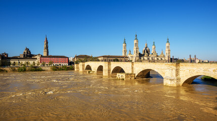 Obraz premium Panoramic view of Zaragoza city, Spain