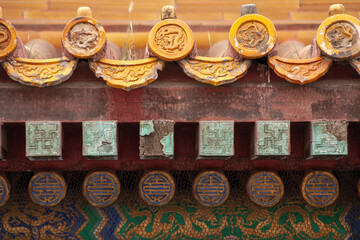 China, Beijing, Ciudad Prohibida Diferentes elementos de diseño de los coloridos edificios tejados detalles de primer plano