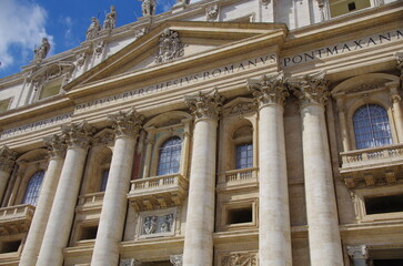 Facciata della basilica di San Pietro