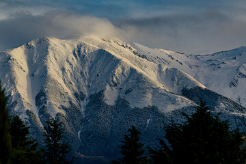 Obraz premium Snow covered peaks