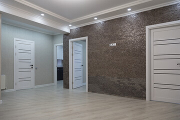 Large hall at the entrance to the apartment.