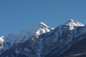 Fototapeta na wymiar Paesaggio in montagna