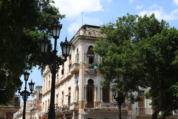 Fototapeta na wymiar Colonial buildings in Havana, Cuba