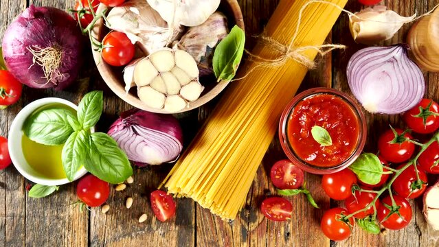 raw spaghetti and fresh ingredient