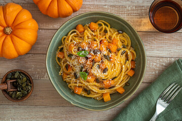 spaghetti pasta with pumpkin - 496632304