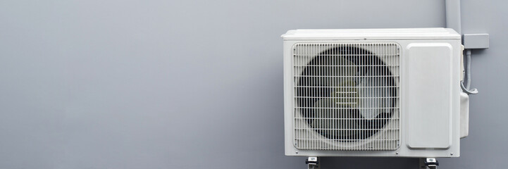 Turn on the air conditioner compressor at 25 degrees Celsius to save electricity at home.