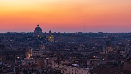 Fototapeta na wymiar St. Peter's Basilica at Sunset