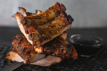 Fried pork ribs with sauce