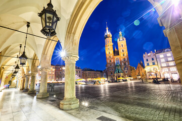 Naklejka premium St. Mary's Basilica at Main Market Square in Krakow, Poland