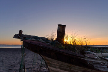 세월의 흔적, 폐어선