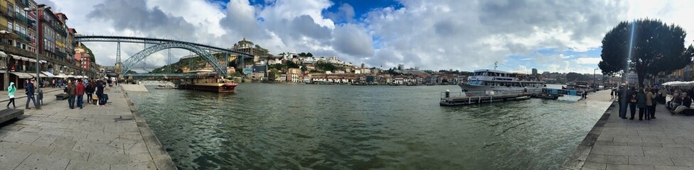 Fototapeta na wymiar Porto bridge panorama