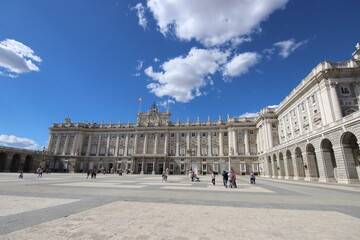 Fototapeta na wymiar マドリード王宮（スペイン）