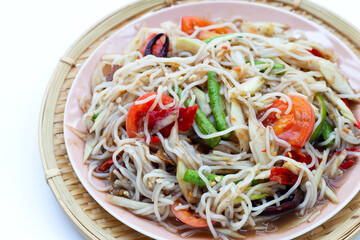 Spicy green papaya salad with vermicelli