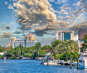 Fort Lauderdale, Florida. Beautiful view of city canals with boats and buildings on a sunny winter day © jovannig