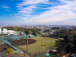 青空と野球グラウンド