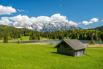 Fototapeta na wymiar Geroldsee, auch Wagenbrüchsee, mit Karwendel, Krün, Werdenfelser Land, Oberbayern, Bayern, Deutschland, Europa